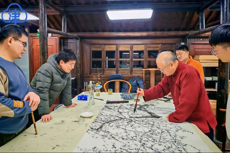 墨韵牵南北 春声贺新岁——2026天津·杭州迎春国画交流展启幕